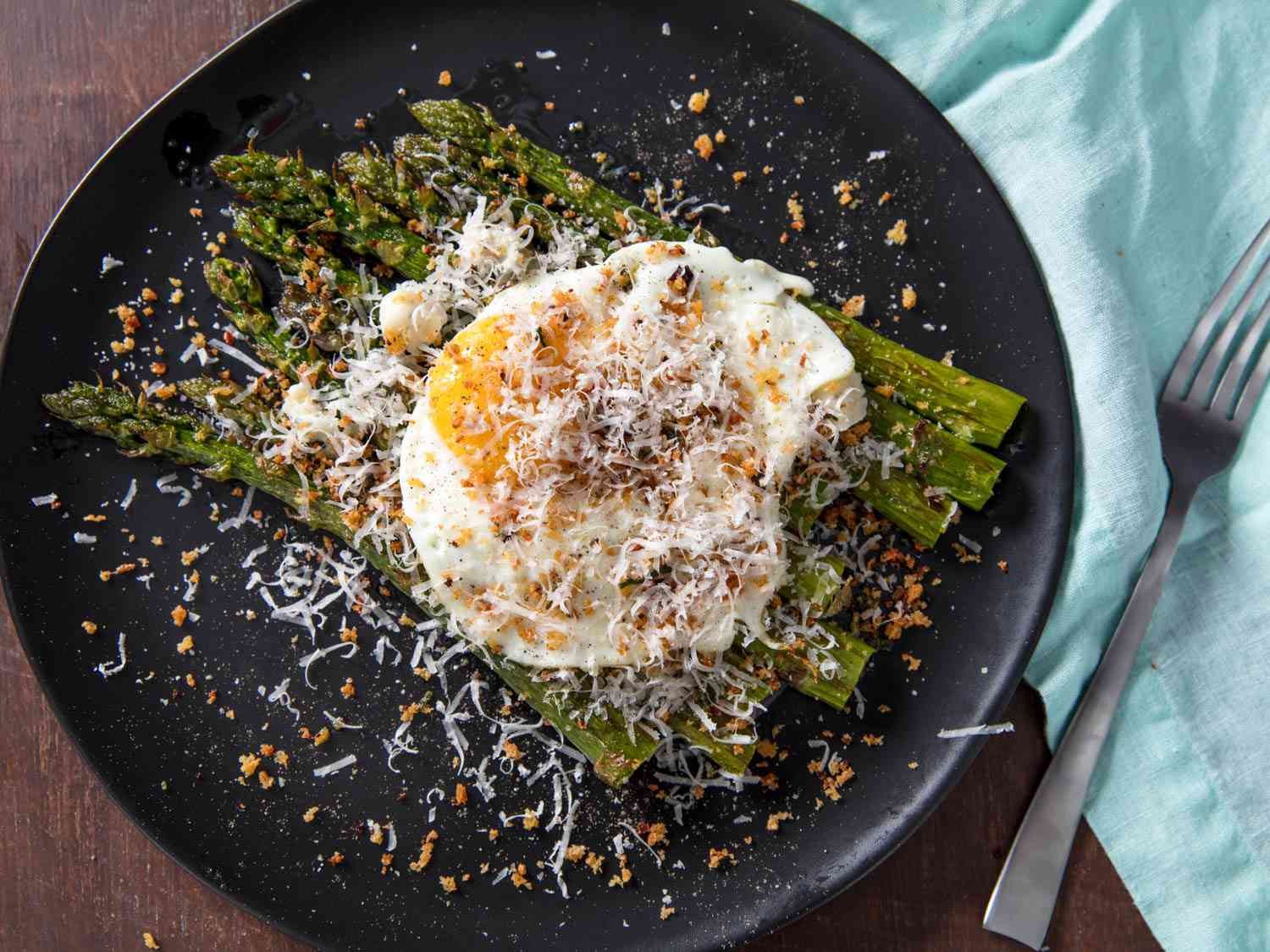 This Cheesy Asparagus Dish Is the Easiest Weeknight Dinner This Cheesy Asparagus Dish Is the Easiest Weeknight Dinner