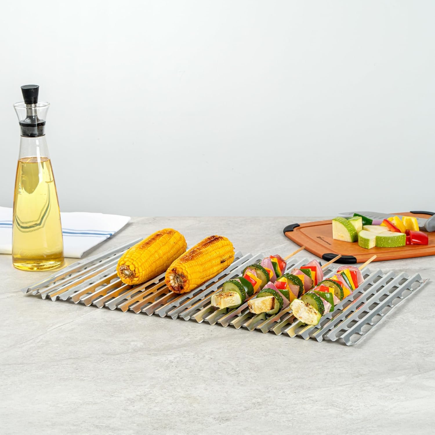 Restaurantware Foil Lux 19.7 x 12 Inch Barbecue Grill Liners 200 Disposable Grill Sheets - Easy-To-Use Oven-Ready Aluminum Grill Liners Heat-Tolerant Fits Most Standard Grills - Image 6