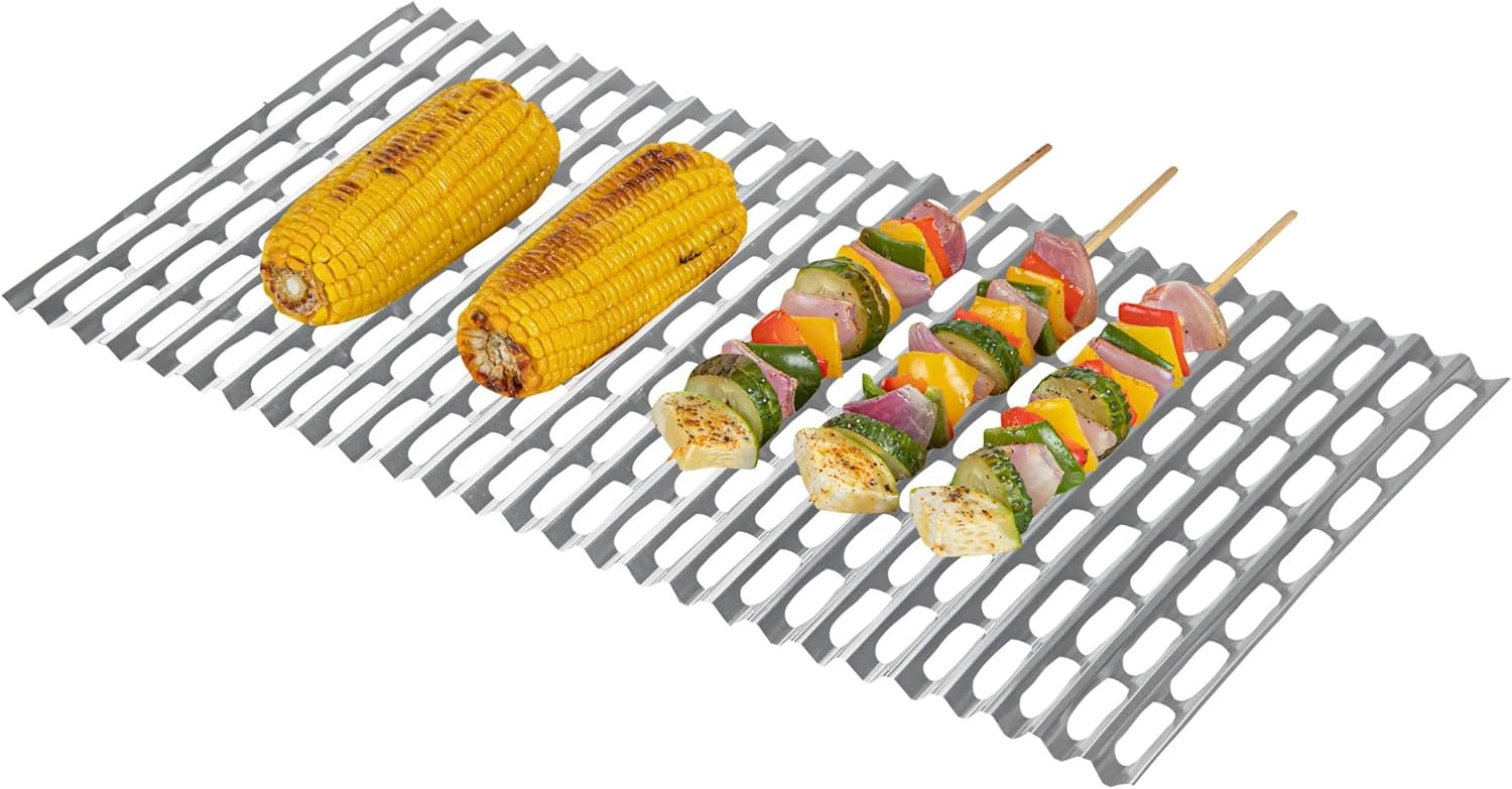 Restaurantware Foil Lux 19.7 x 12 Inch Barbecue Grill Liners 200 Disposable Grill Sheets - Easy-To-Use Oven-Ready Aluminum Grill Liners Heat-Tolerant Fits Most Standard Grills - Image 11