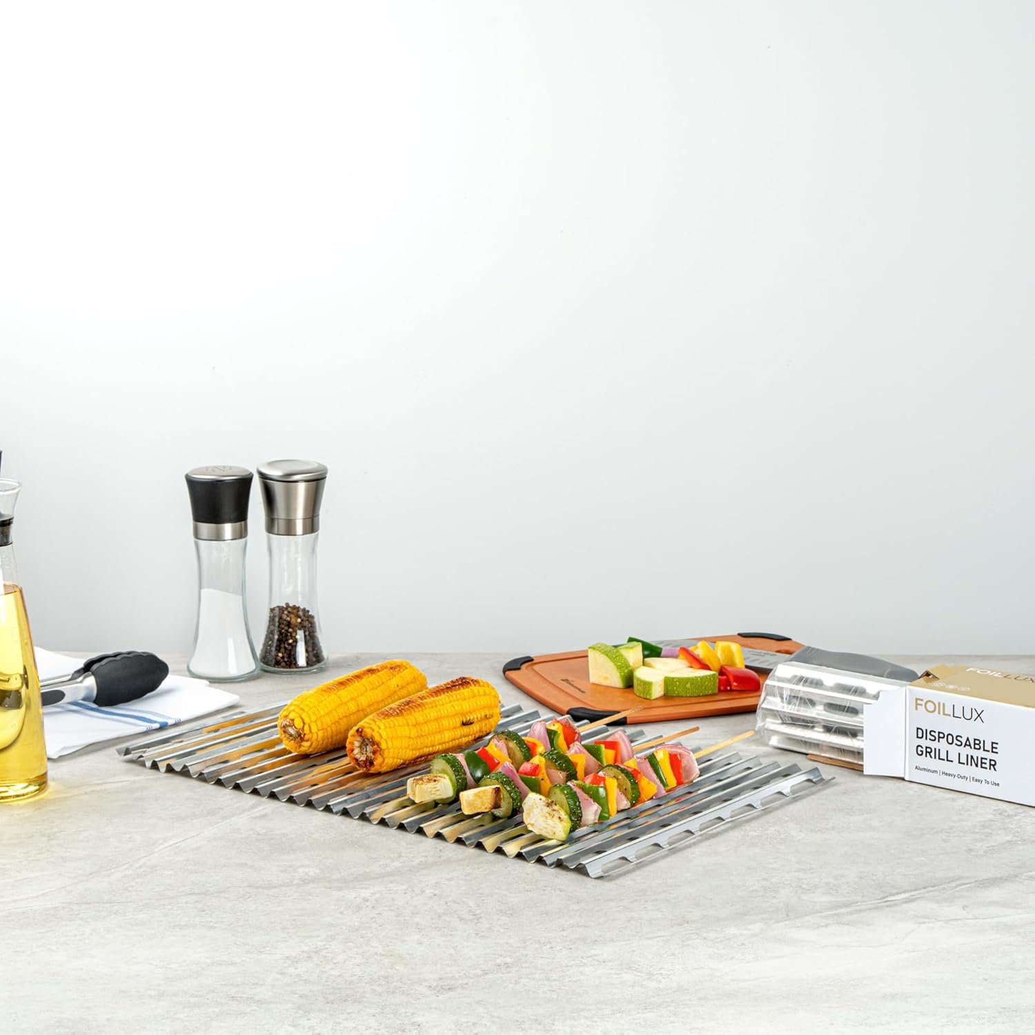 Restaurantware Foil Lux 19.7 x 12 Inch Barbecue Grill Liners 200 Disposable Grill Sheets - Easy-To-Use Oven-Ready Aluminum Grill Liners Heat-Tolerant Fits Most Standard Grills - Image 8