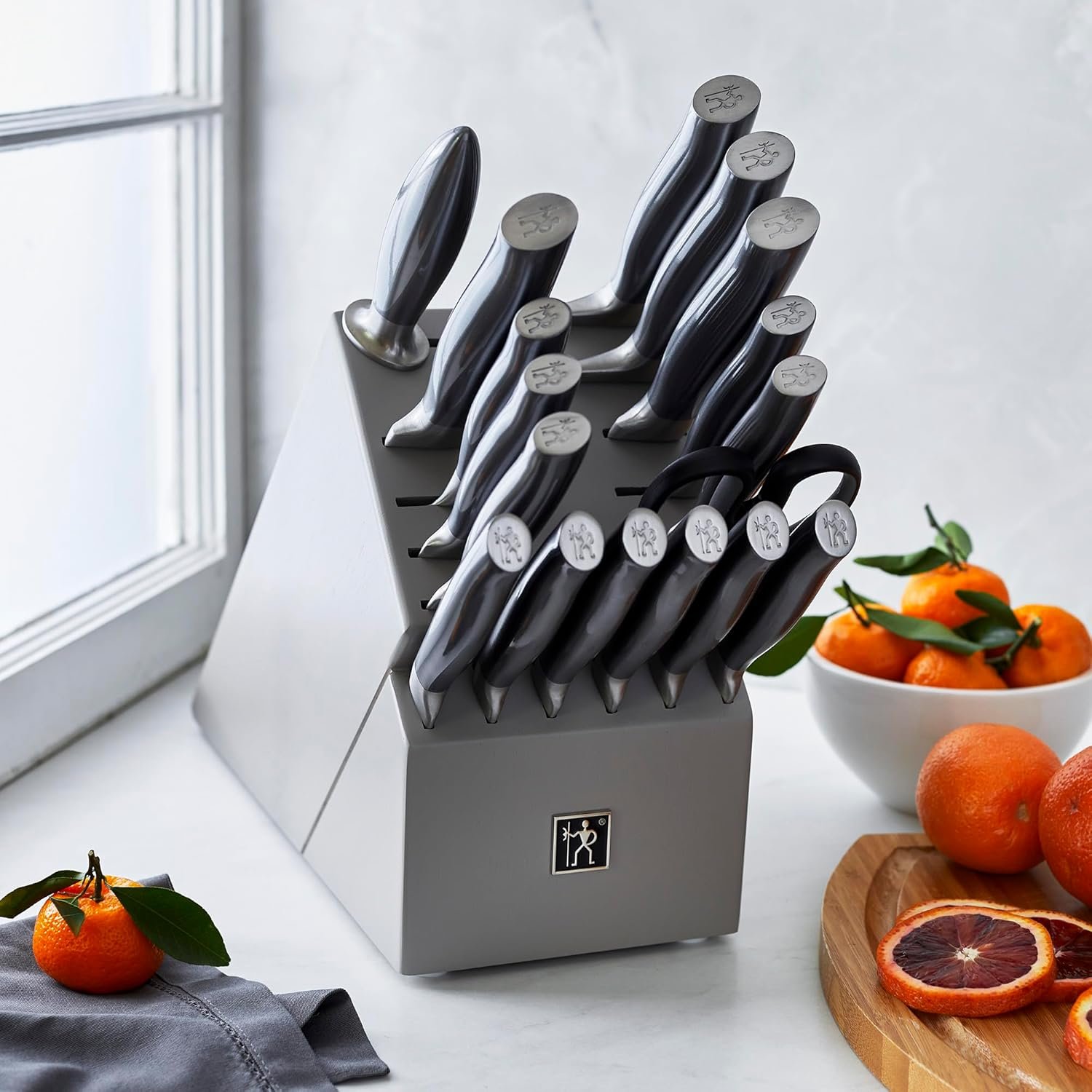 HENCKELS Graphite Razor-Sharp 18-pc Knife Block Set, German Engineered Informed by 100+ Years of Mastery - Image 2