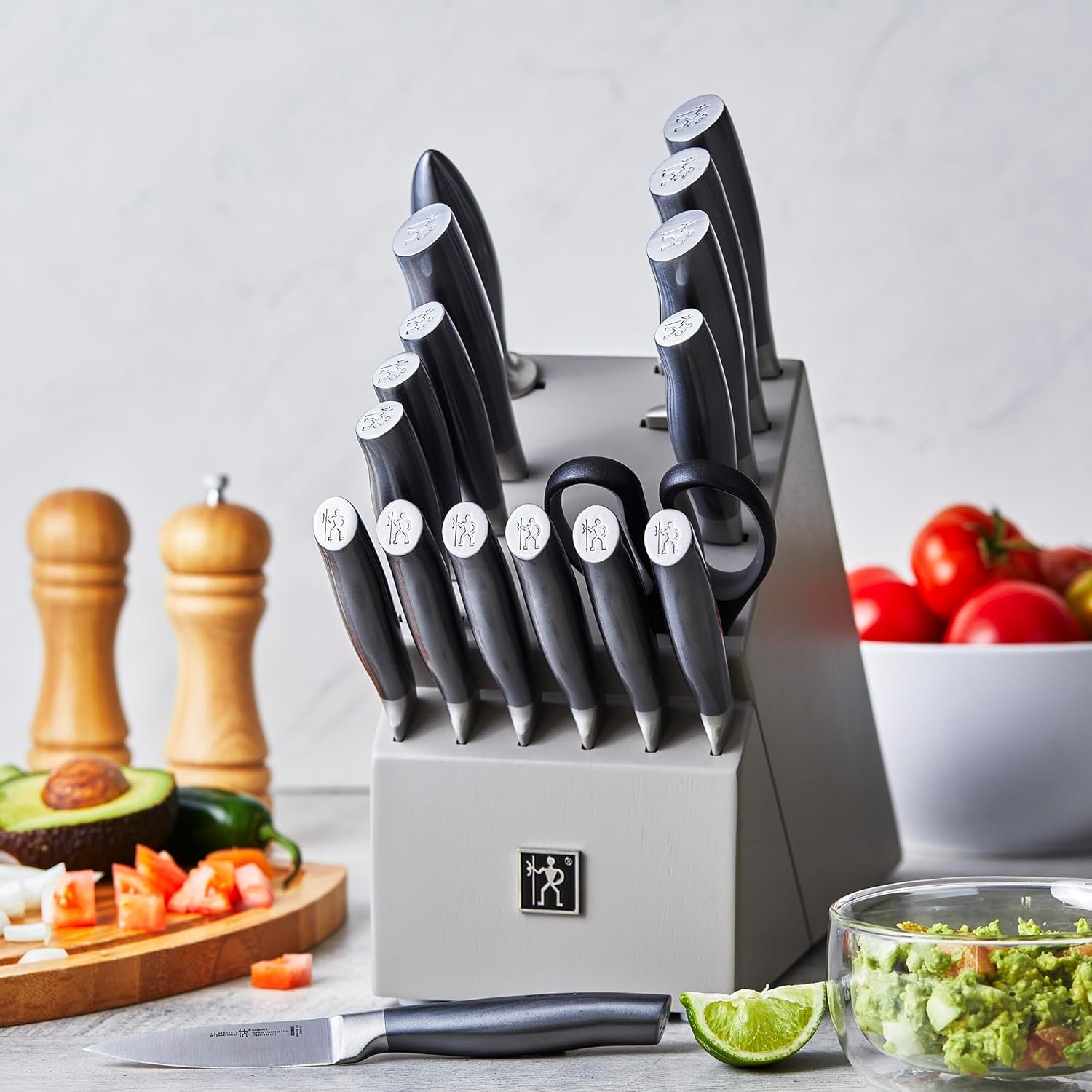 HENCKELS Graphite Razor-Sharp 18-pc Knife Block Set, German Engineered Informed by 100+ Years of Mastery - Image 3