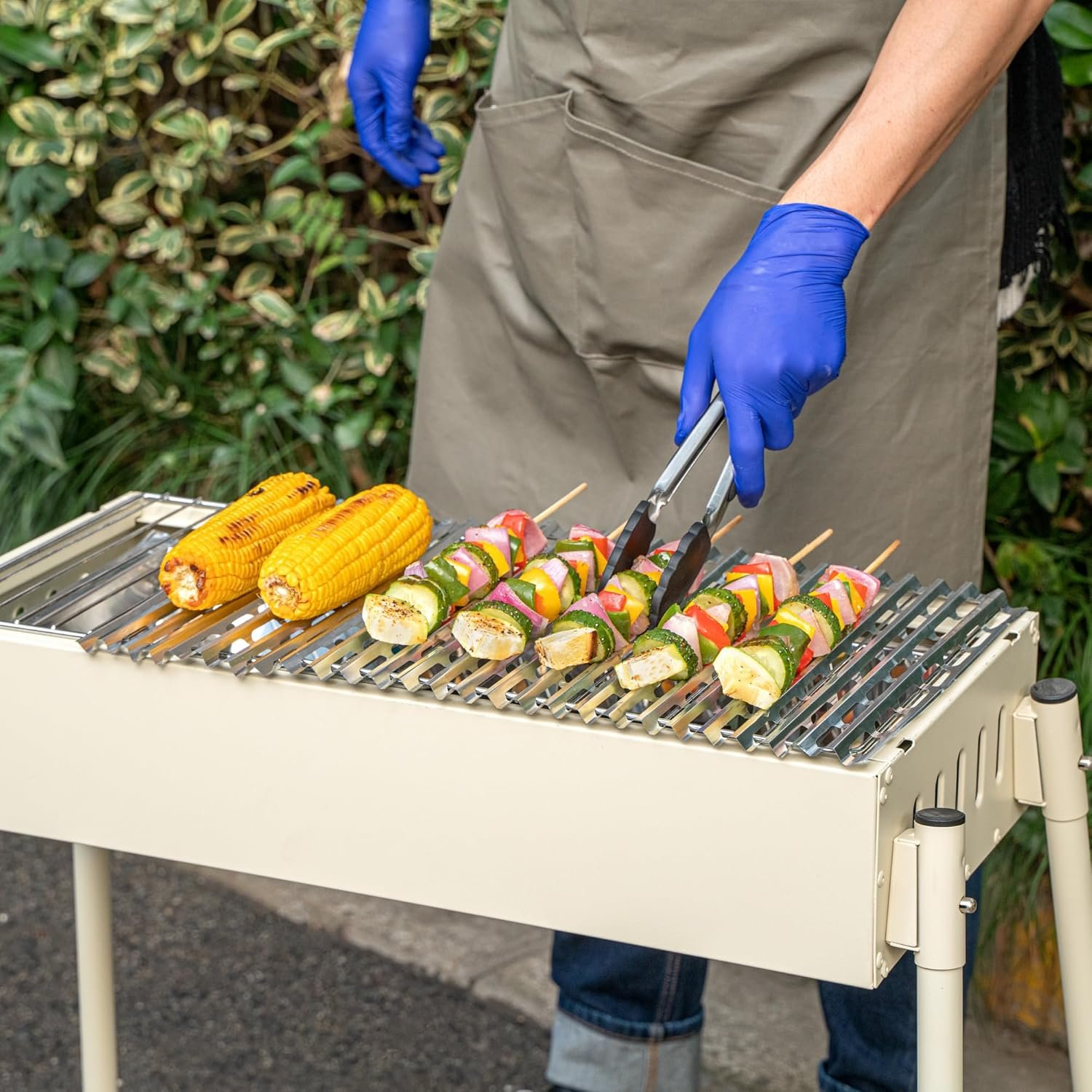 Restaurantware Foil Lux 19.7 x 12 Inch Barbecue Grill Liners 200 Disposable Grill Sheets - Easy-To-Use Oven-Ready Aluminum Grill Liners Heat-Tolerant Fits Most Standard Grills - Image 5