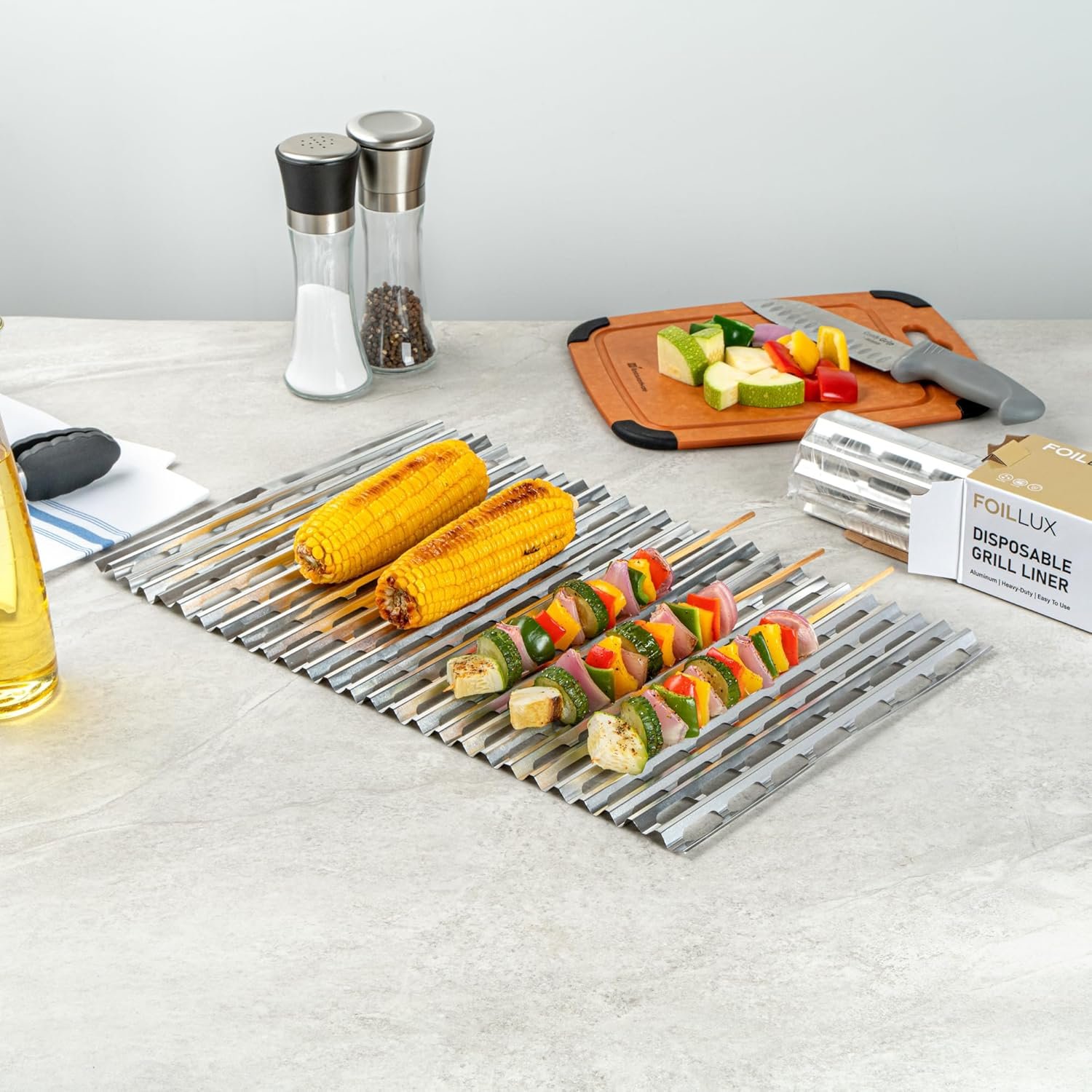 Restaurantware Foil Lux 19.7 x 12 Inch Barbecue Grill Liners 200 Disposable Grill Sheets - Easy-To-Use Oven-Ready Aluminum Grill Liners Heat-Tolerant Fits Most Standard Grills - Image 4