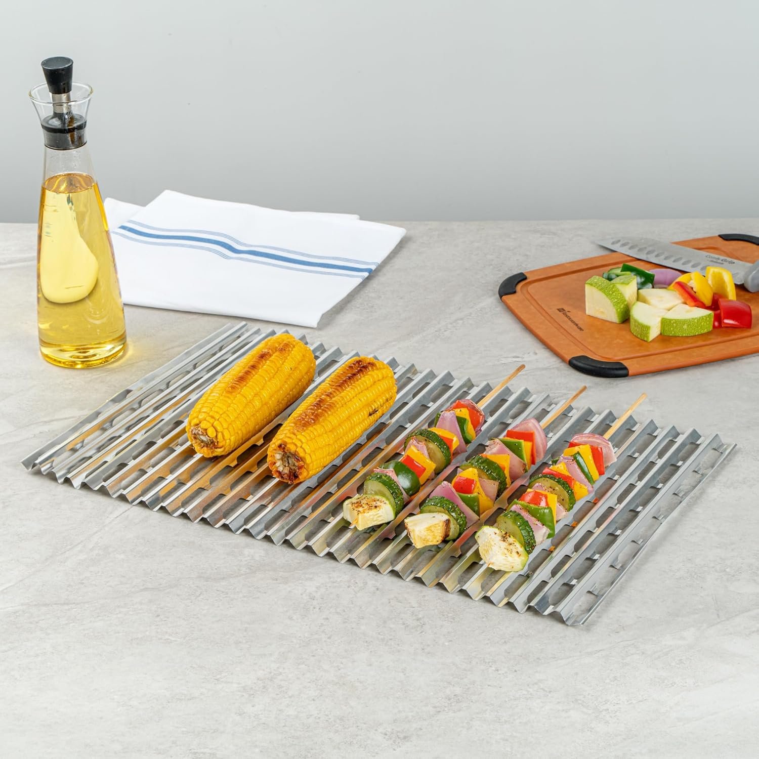 Restaurantware Foil Lux 19.7 x 12 Inch Barbecue Grill Liners 200 Disposable Grill Sheets - Easy-To-Use Oven-Ready Aluminum Grill Liners Heat-Tolerant Fits Most Standard Grills - Image 3