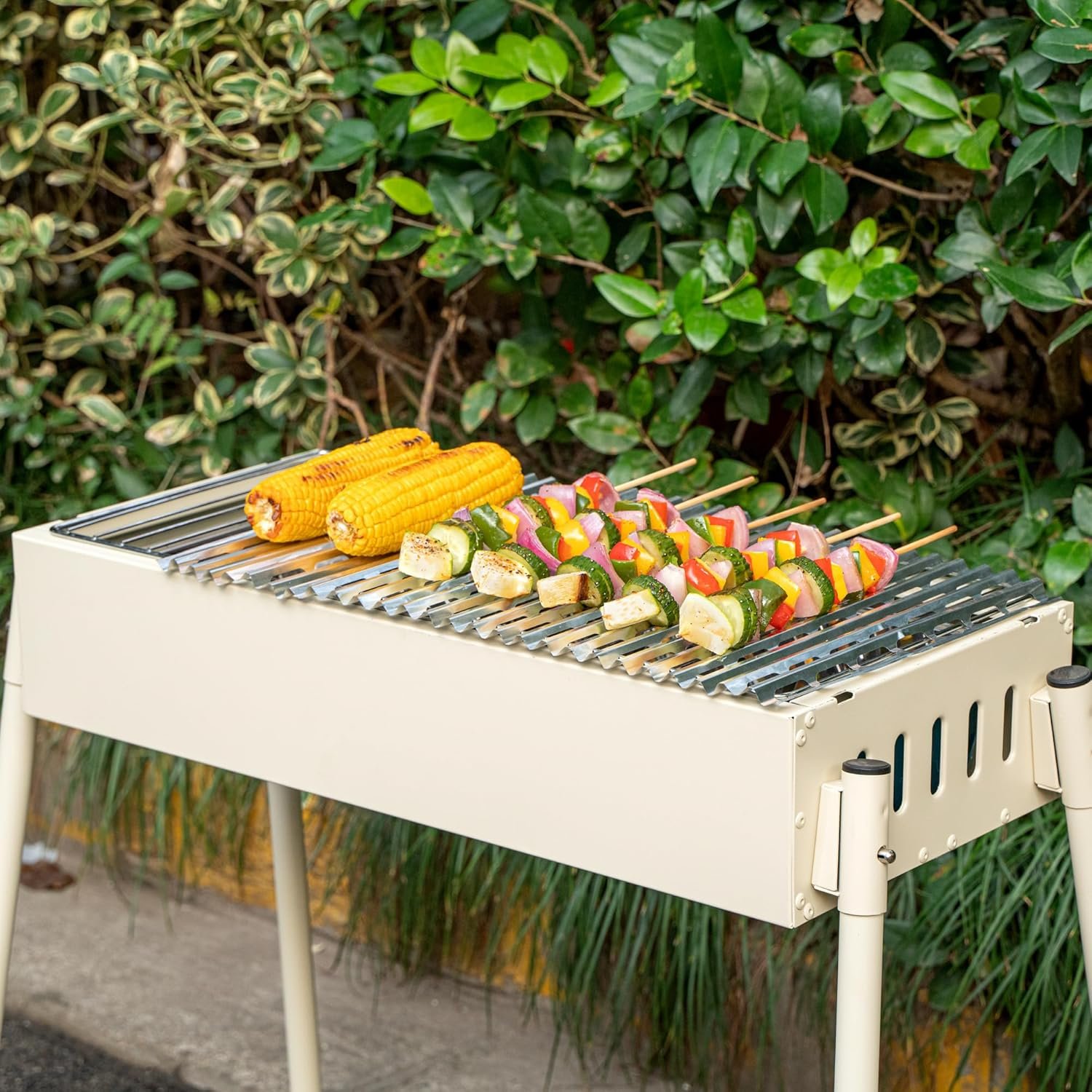 Restaurantware Foil Lux 19.7 x 12 Inch Barbecue Grill Liners 200 Disposable Grill Sheets - Easy-To-Use Oven-Ready Aluminum Grill Liners Heat-Tolerant Fits Most Standard Grills - Image 9